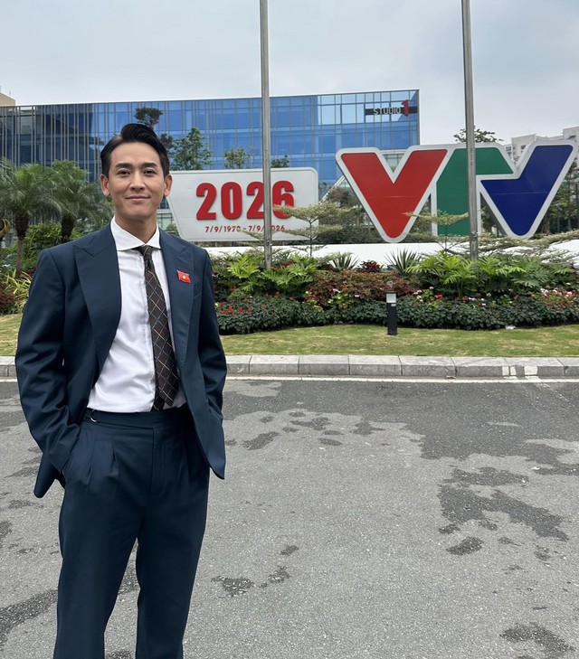 Hứa Vĩ Văn tuổi 47 và câu chuyện độc thân: Hạnh phúc hay cô đơn? - Ảnh 4. Hứa Vĩ Văn tuổi 47 và câu chuyện độc thân: Hạnh phúc hay cô đơn? - Ảnh 4.