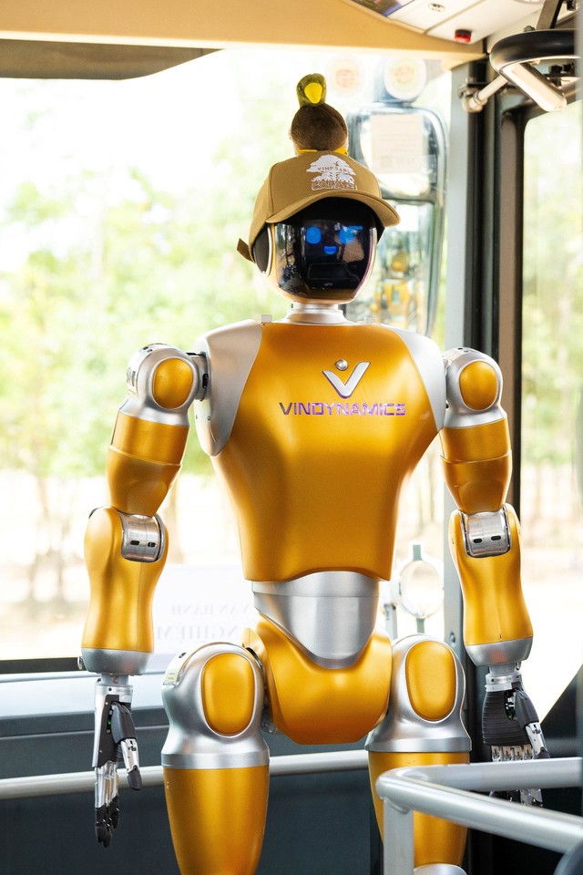 Robot h&igrave;nh người VinDynamics thử nghiệm thực tế tại Vinpearl Safari Ph&uacute; Quốc: Bước tiến d&agrave;i của tr&iacute; tuệ nh&acirc;n tạo Việt Nam - Ảnh 2.