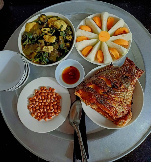 Những m&acirc;m cơm m&ugrave;a h&egrave; ngon bổ rẻ chỉ 100.000 đồng cho gia đ&igrave;nh giữa l&uacute;c chi ti&ecirc;u eo hẹp của mẹ đảm H&agrave; Nội - Ảnh 15.