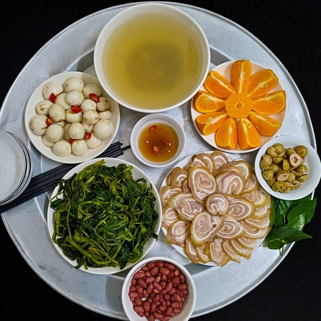 Những m&acirc;m cơm m&ugrave;a h&egrave; ngon bổ rẻ chỉ 100.000 đồng cho gia đ&igrave;nh giữa l&uacute;c chi ti&ecirc;u eo hẹp của mẹ đảm H&agrave; Nội - Ảnh 14.
