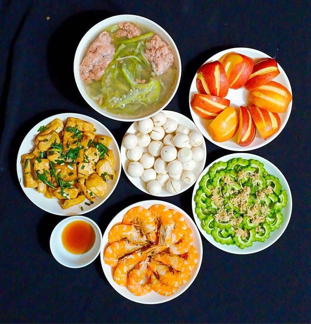 Những m&acirc;m cơm m&ugrave;a h&egrave; ngon bổ rẻ chỉ 100.000 đồng cho gia đ&igrave;nh giữa l&uacute;c chi ti&ecirc;u eo hẹp của mẹ đảm H&agrave; Nội - Ảnh 10.