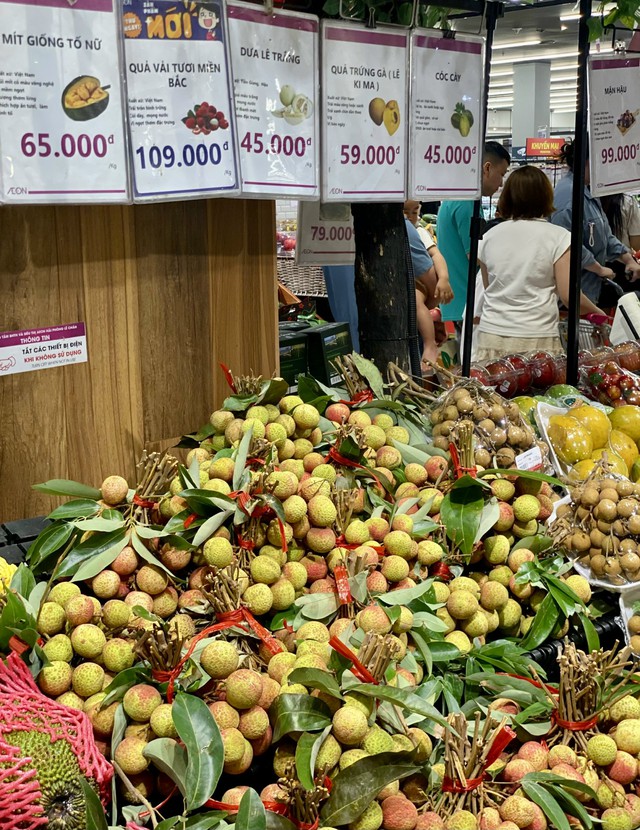 V&agrave;i u đầu m&ugrave;a gi&aacute; cả trăm ngh&igrave;n đồng/kg nhưng vẫn &lsquo;được l&ograve;ng&rsquo; người ti&ecirc;u d&ugrave;ng - Ảnh 4.