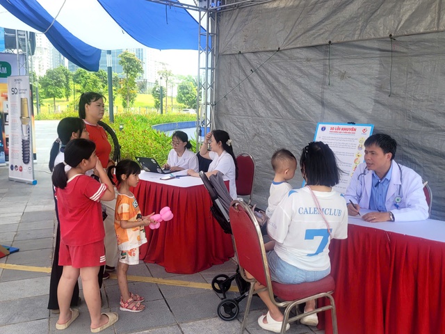 Ngày hội kết nối nhân ái vì trẻ em 2026: Hoạt động ý nghĩa và thiết thực - Ảnh 4. Ngày hội kết nối nhân ái vì trẻ em 2026: Hoạt động ý nghĩa và thiết thực - Ảnh 4.