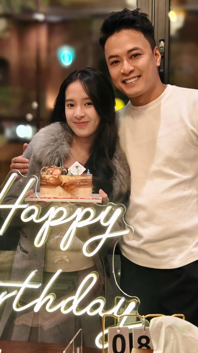 Con g&aacute;i Hồng Đăng đ&atilde; v&agrave;o lớp 10 - Ảnh 7.