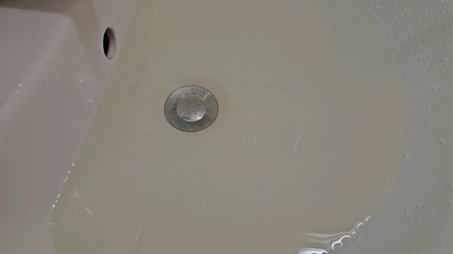 Ninh B&igrave;nh 'h&uacute;t' triệu kh&aacute;ch dịp lễ, nhưng an to&agrave;n v&agrave; dịch vụ c&ograve;n nhiều dấu hỏi? - Ảnh 6.