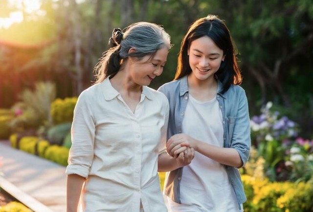 Bị mẹ 'bỏ rơi' khi chia tiền đền b&ugrave; đất, con g&aacute;i cắt đứt li&ecirc;n lạc: 10 năm sau nhận c&aacute;i kết bất ngờ - Ảnh 1.