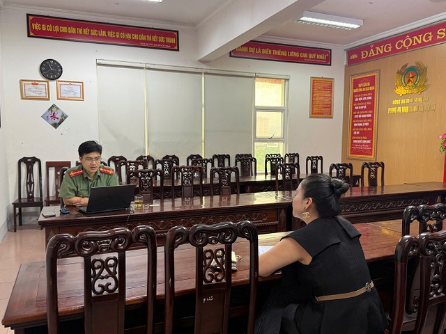 L&agrave;m việc với người phụ nữ đăng th&ocirc;ng tin thiếu chuẩn mực về Quảng trường Hồ Ch&iacute; Minh - Ảnh 1.