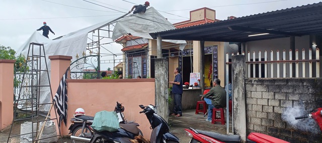 Vợ chồng thương vong nghi do con trai s&aacute;t hại - Ảnh 1.