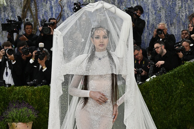 BLACKPINK g&acirc;y 'n&aacute;o loạn' tại Met Gala 2026 - Ảnh 3.