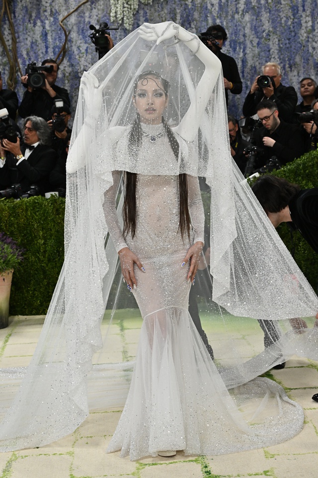 BLACKPINK g&acirc;y 'n&aacute;o loạn' tại Met Gala 2026 - Ảnh 2.