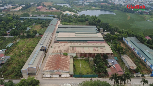 H&agrave;ng loạt nh&agrave; xưởng tự ph&aacute;t tr&ecirc;n đất n&ocirc;ng nghiệp Quốc Oai g&acirc;y lo ngại &ocirc; nhiễm - Ảnh 6.