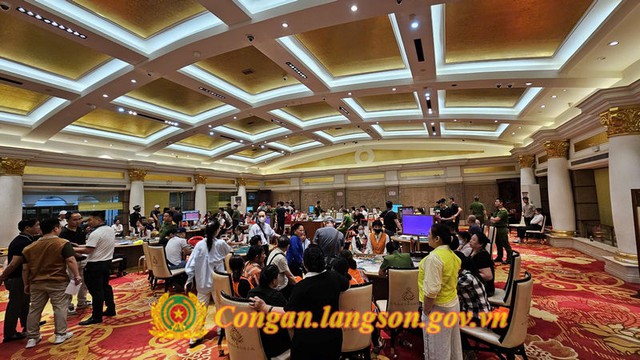 Lạng Sơn: Triệt ph&aacute; tụ điểm đ&aacute;nh bạc &ldquo;n&uacute;p b&oacute;ng&rdquo; hoạt động dưới vỏ bọc khu vui chơi giải tr&iacute;, 66 đối tượng bị khởi tố - Ảnh 1.