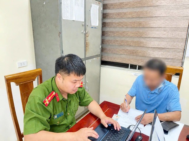 Xử phạt người đ&agrave;n &ocirc;ng x&uacute;c phạm c&aacute;n bộ tr&ecirc;n mạng x&atilde; hội - Ảnh 1.