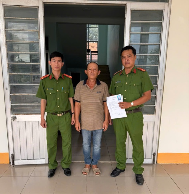 Bắt giữ, khởi tố 3 đối tượng sản xuất, bu&ocirc;n b&aacute;n 3 tấn bột ngọt, hạt n&ecirc;m giả - Ảnh 2.
