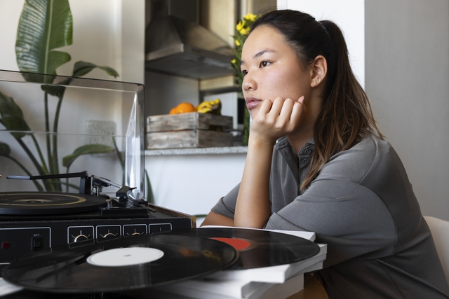 Người EQ thấp thường n&oacute;i nhiều nhưng lại kh&ocirc;ng d&aacute;m xuất hiện ở 3 nơi n&agrave;y - Ảnh 2.