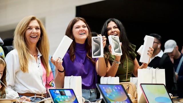 iPhone 15 thường c&oacute; c&ograve;n l&agrave; lựa chọn hợp l&yacute; trong hệ sinh th&aacute;i Apple năm 2026 - Ảnh 1.