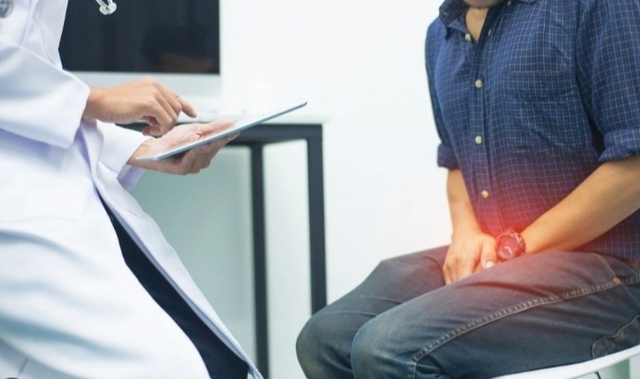 Người đ&agrave;n &ocirc;ng 70 tuổi ph&aacute;t hiện ung thư tiền liệt giai đoạn sớm từ dấu hiệu nhiều nam giới Việt bỏ qua - Ảnh 1.
