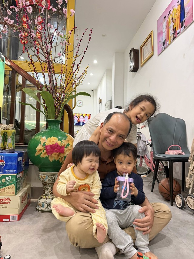 Nh&acirc;n sinh nhật diễn vi&ecirc;n Anh Tuấn, NSƯT Nguyệt Hằng ch&uacute;c chồng khỏe mạnh để 'g&aacute;nh cả đo&agrave;n t&agrave;u' - Ảnh 3.