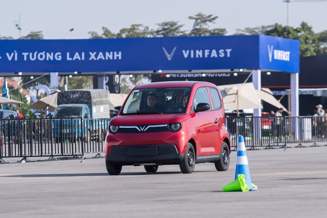 VinFast Green h&uacute;t t&agrave;i xế dịch vụ v&igrave; mua xe 0 đồng, chạy l&agrave; c&oacute; lời - Ảnh 1.