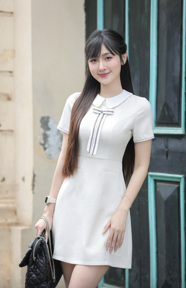 Nữ diễn vi&ecirc;n Ngọc Thủy qu&ecirc; Bắc Ninh được bố mẹ treo ảnh khắp qu&aacute;n b&uacute;n - Ảnh 7.