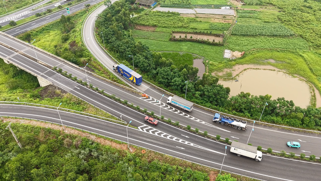 'DNA công nghệ' của Bầu Hiển và logic phía sau siêu cảng Vietnam SuperPort™ - Ảnh 4. 'DNA công nghệ' của Bầu Hiển và logic phía sau siêu cảng Vietnam SuperPort™ - Ảnh 4.