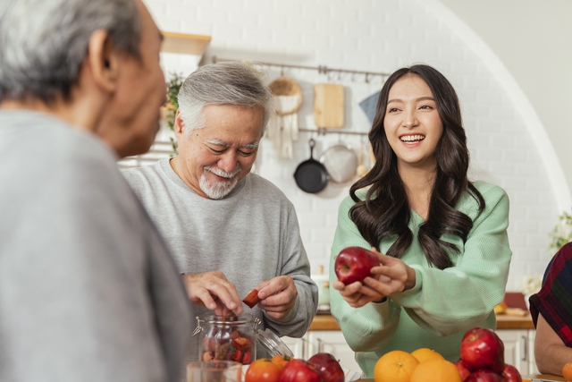 4 th&oacute;i quen gi&uacute;p giảm nguy cơ ung thư, nhiều người khỏe mạnh đều c&oacute; - Ảnh 1.