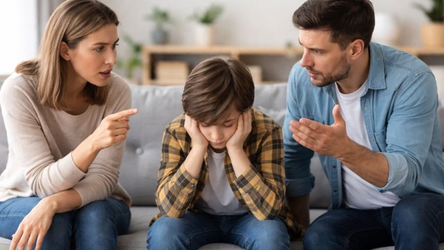 Cha mẹ c&agrave;ng hay n&oacute;i 4 điều n&agrave;y, con c&aacute;i c&agrave;ng dễ tổn thương v&agrave; xa c&aacute;ch - Ảnh 3.