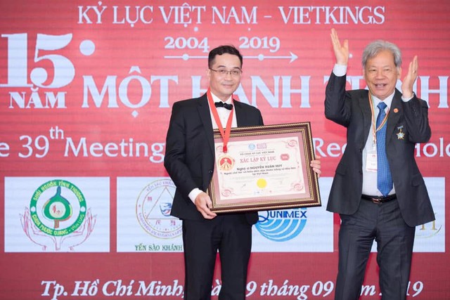 Anh trai ruột của Kh&aacute;nh Thi t&agrave;i giỏi khiến nhiều ngưỡng mộ - Ảnh 2.