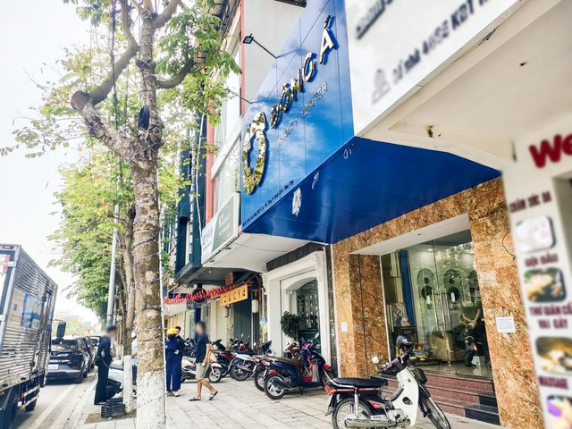 Bóc trần đường dây spa 'ma': Shipper, người học hết lớp 9 cũng trở thành 'bác sĩ' thẩm mỹ lừa khách hàng tỷ đồng - Ảnh 2. Bóc trần đường dây spa 'ma': Shipper, người học hết lớp 9 cũng trở thành 'bác sĩ' thẩm mỹ lừa khách hàng tỷ đồng - Ảnh 2.