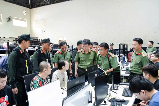 Vô hiệu hóa đường dây lừa đảo trực tuyến quy mô lớn có nguồn gốc từ nước ngoài - Ảnh 2.