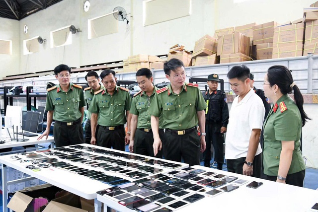 Vô hiệu hóa đường dây lừa đảo trực tuyến quy mô lớn có nguồn gốc từ nước ngoài - Ảnh 5.