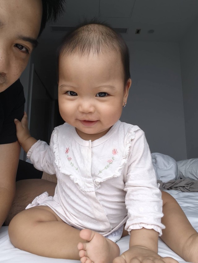 H'Hen Ni&ecirc; khoe khoảnh khắc th&uacute; vị của con g&aacute;i 9 th&aacute;ng tuổi trong chuyến xuất ngọai đầu ti&ecirc;n - Ảnh 5.