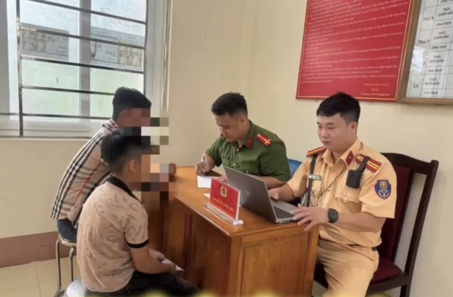 Giao xe cho trẻ 9 tuổi điều khiển, bẻ cong biển số tránh nhận diện, chủ xe bị phạt 14 triệu đồng - Ảnh 2.