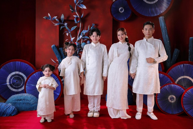 Phan Hiển khoe ảnh gia đ&igrave;nh tiết lộ: '4 ng&ocirc;i sao may mắn của t&ocirc;i' - Ảnh 3.