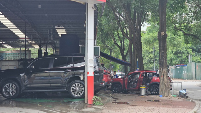 Gara ô tô hoạt động trái phép tại khu đô thị Nam Trung Yên , Hà Nội 2026 - Ảnh 3. Gara ô tô hoạt động trái phép tại khu đô thị Nam Trung Yên , Hà Nội 2026 - Ảnh 3.