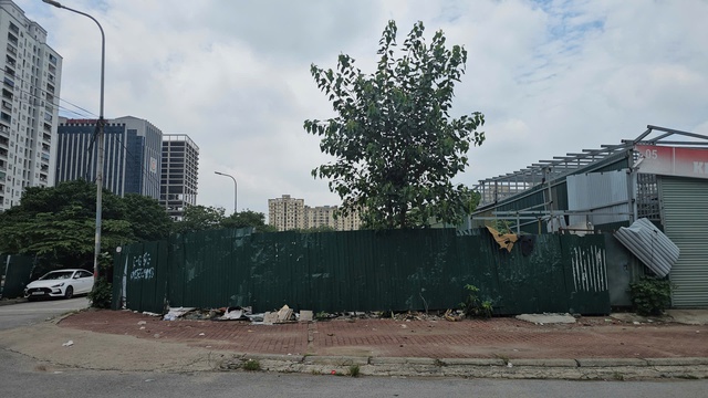 Gara ô tô hoạt động trái phép tại khu đô thị Nam Trung Yên , Hà Nội 2026 - Ảnh 5. Gara ô tô hoạt động trái phép tại khu đô thị Nam Trung Yên , Hà Nội 2026 - Ảnh 5.