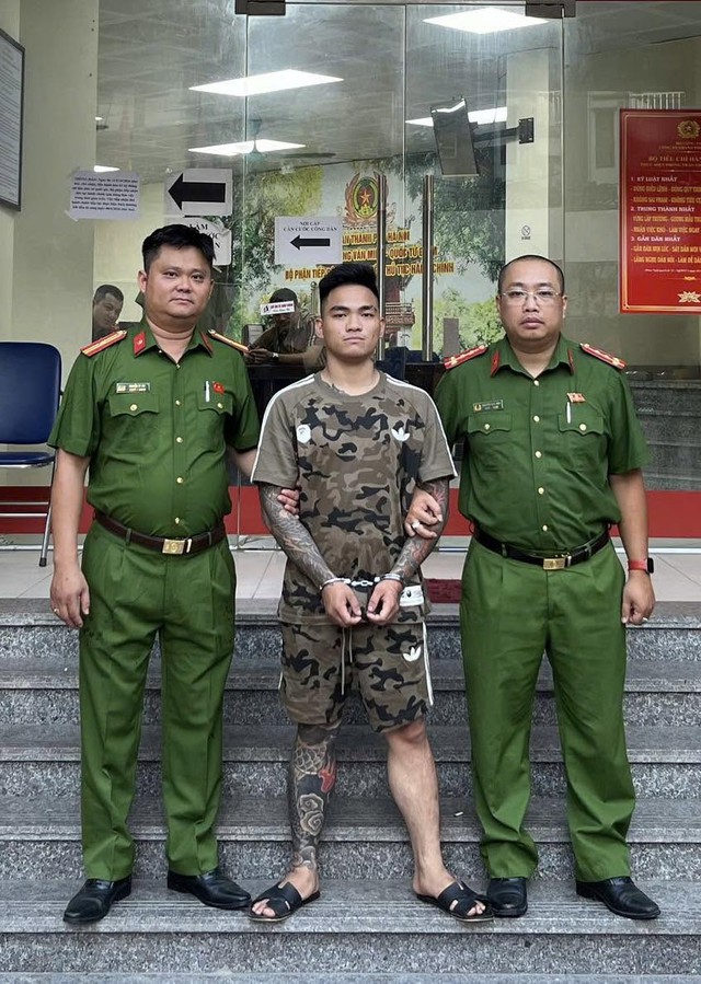 Vụ hành hung trên phố Lê Duẩn: Bạo lực gia tăng tại Hà Nội năm 2026 - Ảnh 1. Vụ hành hung trên phố Lê Duẩn: Bạo lực gia tăng tại Hà Nội năm 2026 - Ảnh 1.