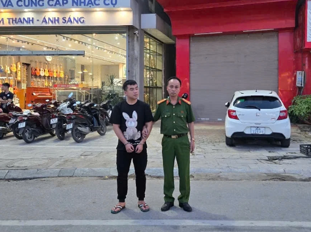 Tin s&aacute;ng 14/6: Miền Bắc sắp đ&oacute;n đợt mưa d&ocirc;ng rất lớn; Từ ng&agrave;y 15/6, đổi điện thoại di động cũng phải x&aacute;c thực sinh trắc học - Ảnh 4.