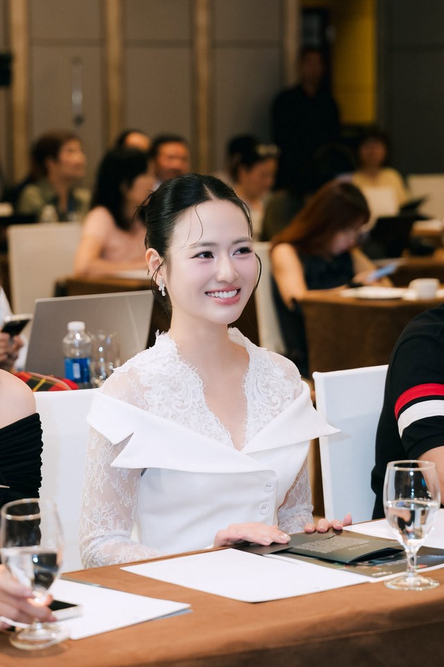 Sự trở lại của Thu Quỳnh trong Lửa trắng: Cuộc chiến chống tội phạm ma túy hấp dẫn - Ảnh 1. Sự trở lại của Thu Quỳnh trong Lửa trắng: Cuộc chiến chống tội phạm ma túy hấp dẫn - Ảnh 1.