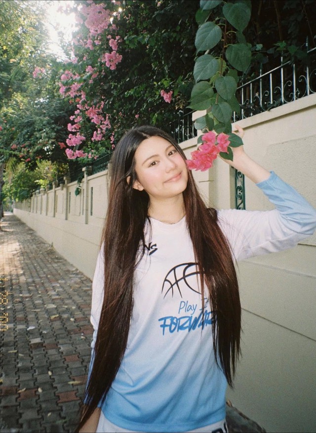 Tuổi 18 ngọt ngào của con gái út nhà MC Quyền Linh và vợ doanh nhân - Ảnh 3.