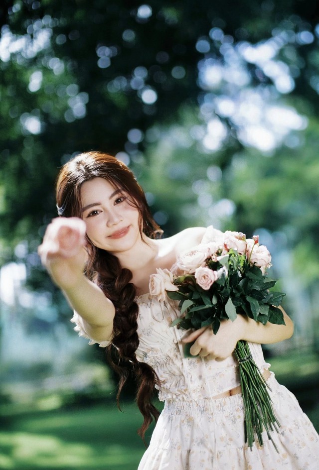 Tuổi 18 ngọt ngào của con gái út nhà MC Quyền Linh và vợ doanh nhân - Ảnh 9.