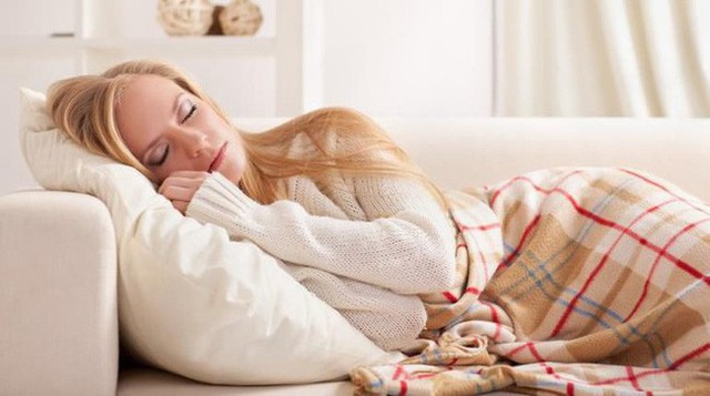 B&aacute;c sĩ cảnh b&aacute;o:Gối đầu qu&aacute; cao l&acirc;u ng&agrave;y c&oacute; thể ảnh hưởng cột sống cổ v&agrave; chất lượng giấc ngủ - Ảnh 3.