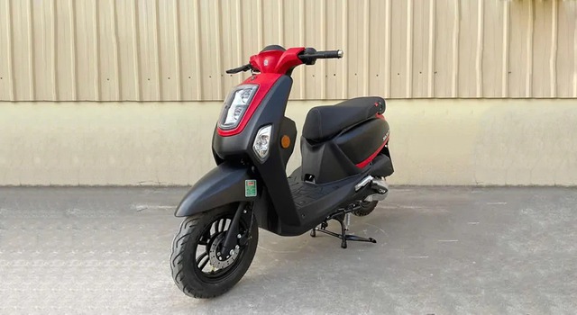 Xe ga gi&aacute; 22,5 triệu đồng b&aacute;n ở Việt Nam thiết kế thời trang, si&ecirc;u tiết kiệm xăng, vận h&agrave;nh linh hoạt, rẻ như xe số Wave Alpha được giới trẻ săn l&ugrave;ng - Ảnh 1.