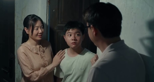 Dưới &ocirc; cửa s&aacute;ng đ&egrave;n - Tập 14: Sinh t&igrave;m ra kẻ giấu mặt hại c&ocirc;ng ty - Ảnh 4.
