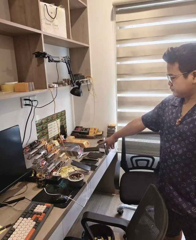Bắt hai đối tượng cầm đầu đường dây lừa đảo bán vé cào trúng thưởng qua livestream - Ảnh 3.