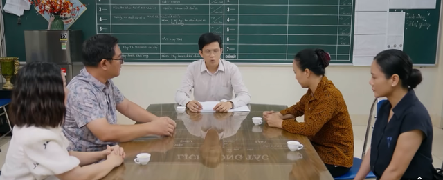 Phía bên kia thành phố - Tập 14: Mẹ Khuê kiên quyết xử lý việc Thái bắt nạt bạn học - Ảnh 1.