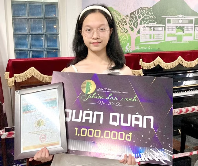 Điều ít biết về Profile của nữ sinh trường Quốc học Huế là đại biểu trẻ nhất Đại hội Đoàn toàn quốc lần thứ XIII - Ảnh 2. Điều ít biết về Profile của nữ sinh trường Quốc học Huế là đại biểu trẻ nhất Đại hội Đoàn toàn quốc lần thứ XIII - Ảnh 2.