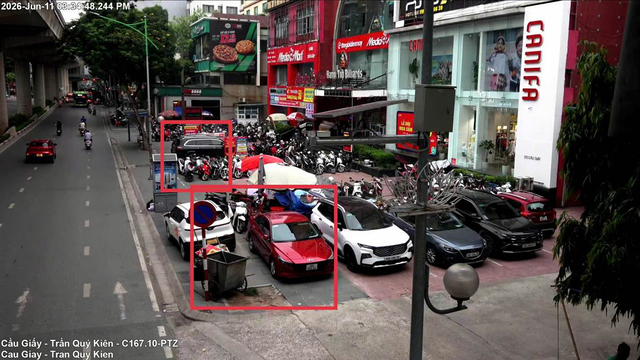 C&ocirc;ng an H&agrave; Nội c&ocirc;ng bố hơn 1.300 vi phạm trật tự đ&ocirc; thị qua camera AI v&agrave; phản &aacute;nh người d&acirc;n - Ảnh 4.