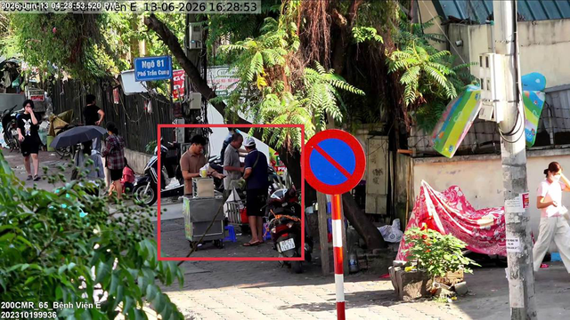 C&ocirc;ng an H&agrave; Nội c&ocirc;ng bố hơn 1.300 vi phạm trật tự đ&ocirc; thị qua camera AI v&agrave; phản &aacute;nh người d&acirc;n - Ảnh 6.