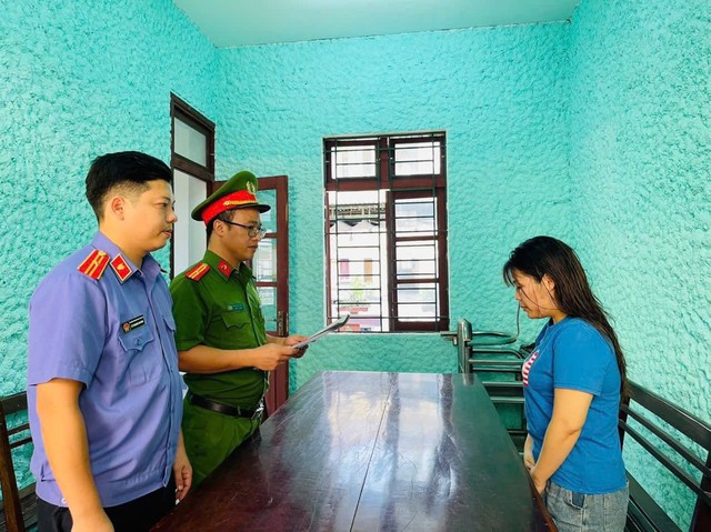 Khởi tố 2 đối tượng mua b&aacute;n tr&aacute;i ph&eacute;p chất ma t&uacute;y - Ảnh 1.